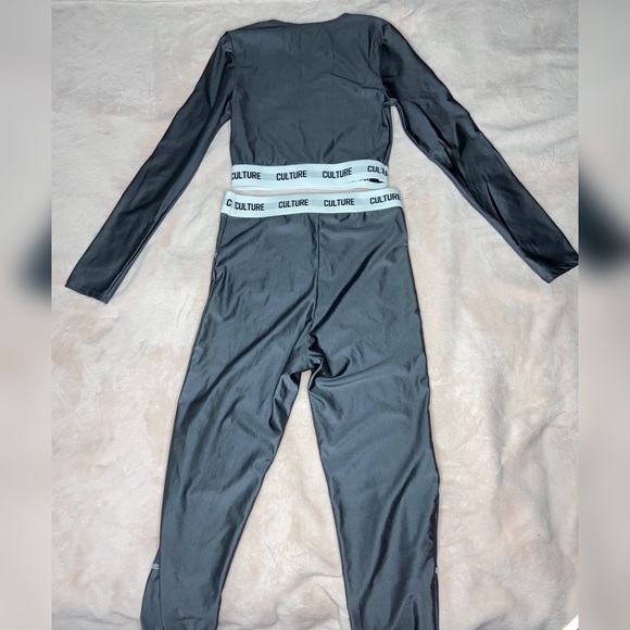 Crop Top Active Set - Picture 12 of 17